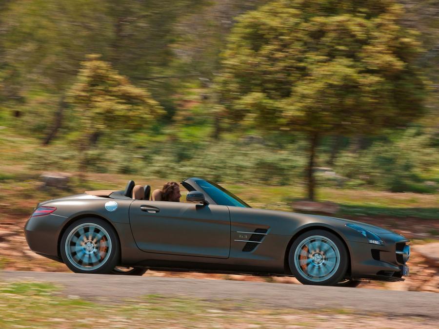  Mercedes-Benz SLS AMG Roadster 2011 года  (фото 182 из 183)